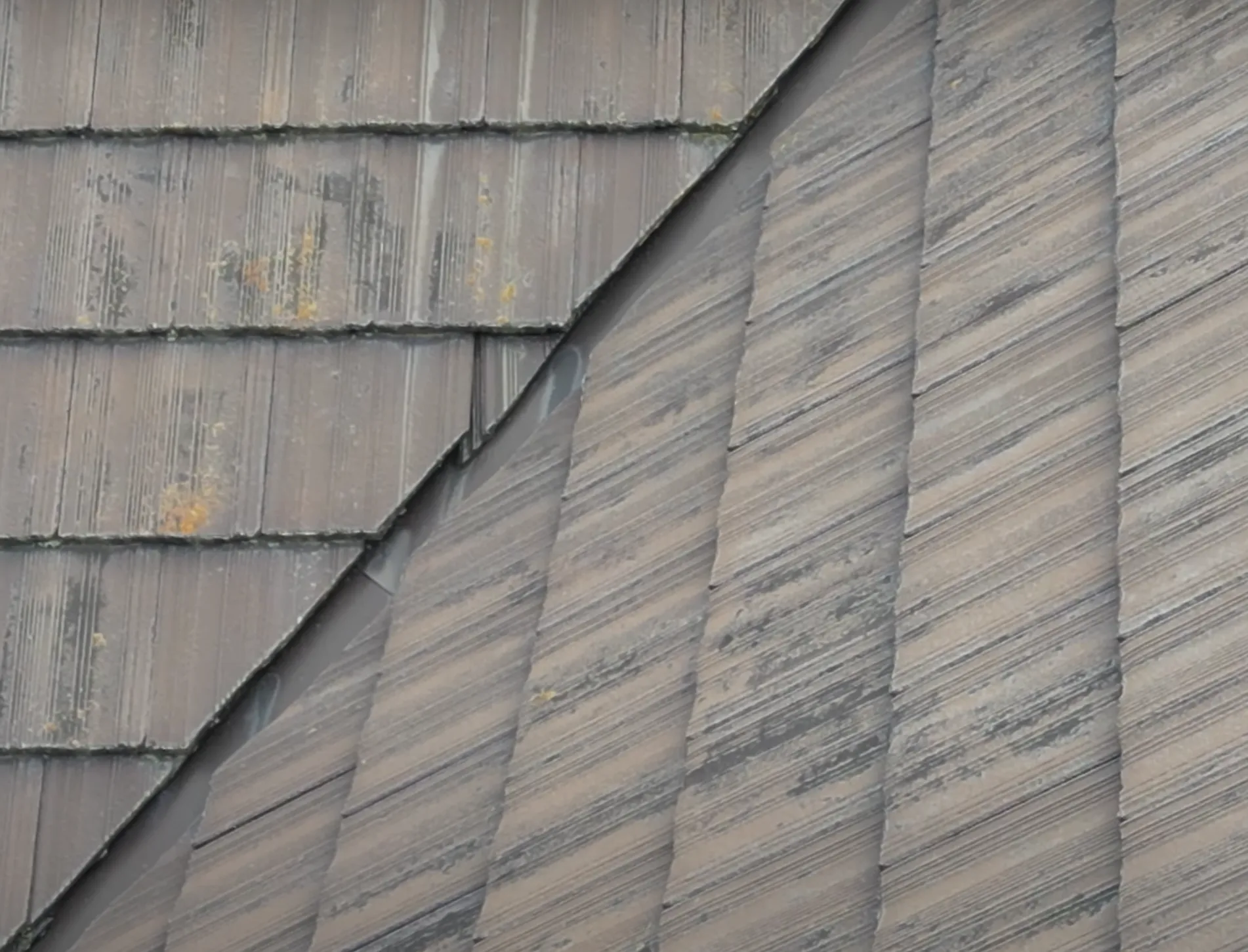 ドローンで撮影した屋根の劣化状況