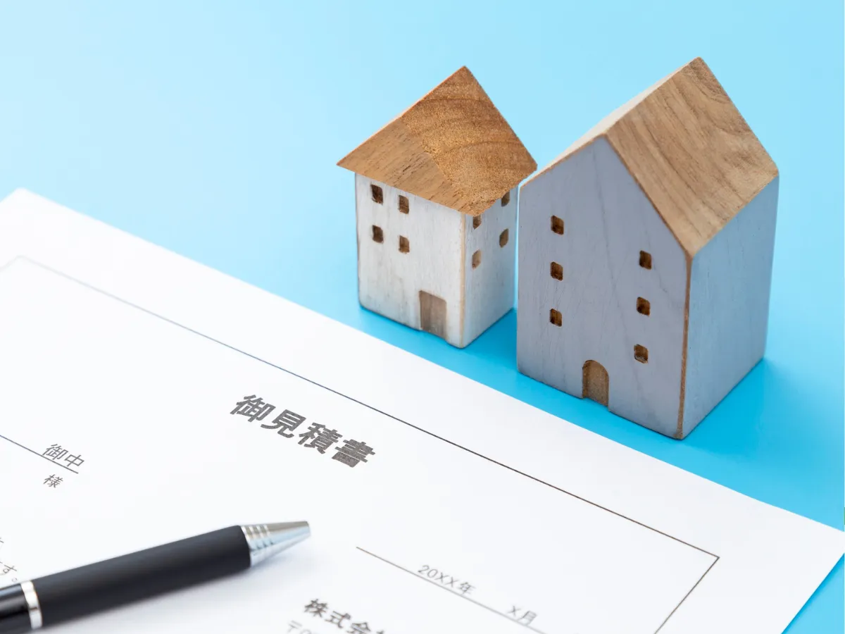 お見積り内容を説明している様子