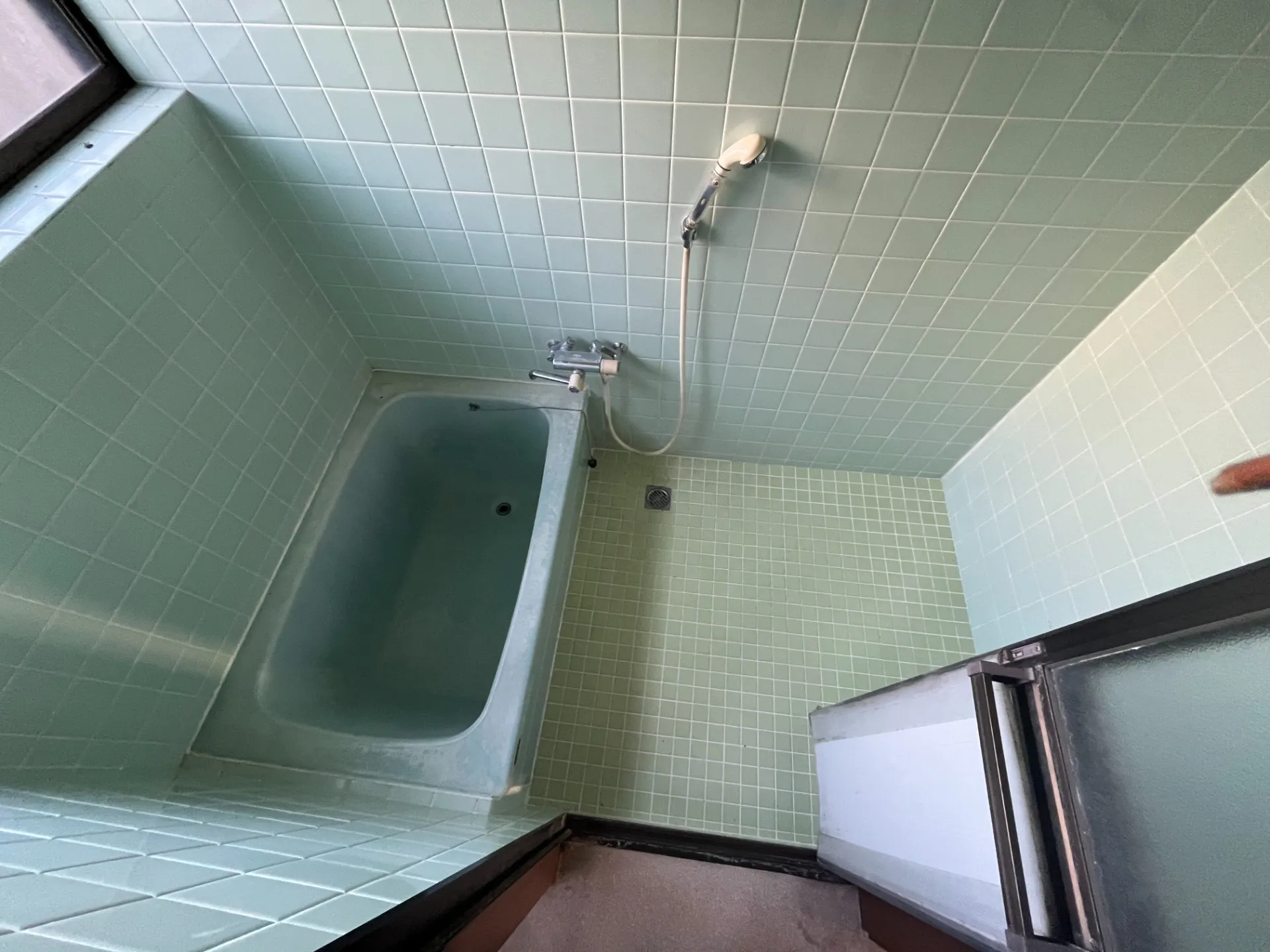 M様邸 リフォーム前 タイル張りの浴室