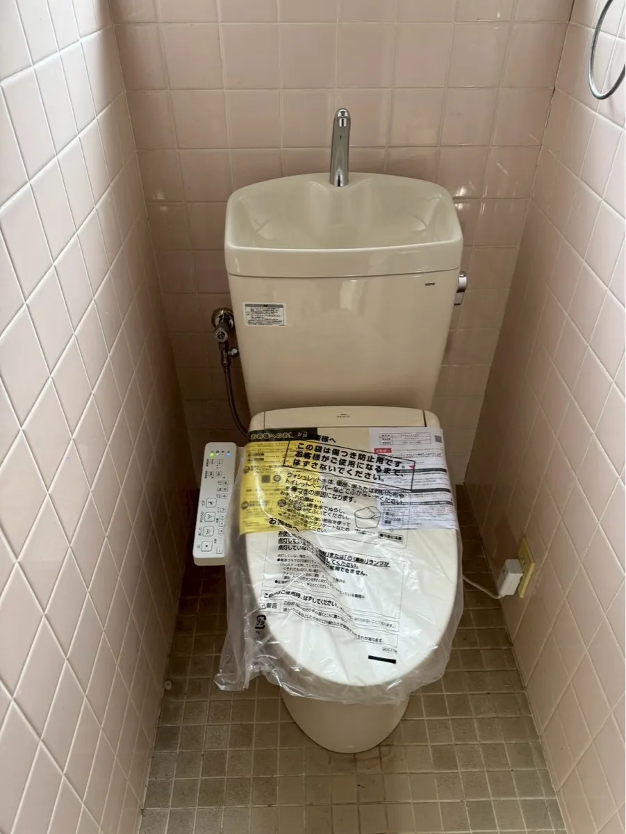 M様邸 トイレ便器交換工事の様子