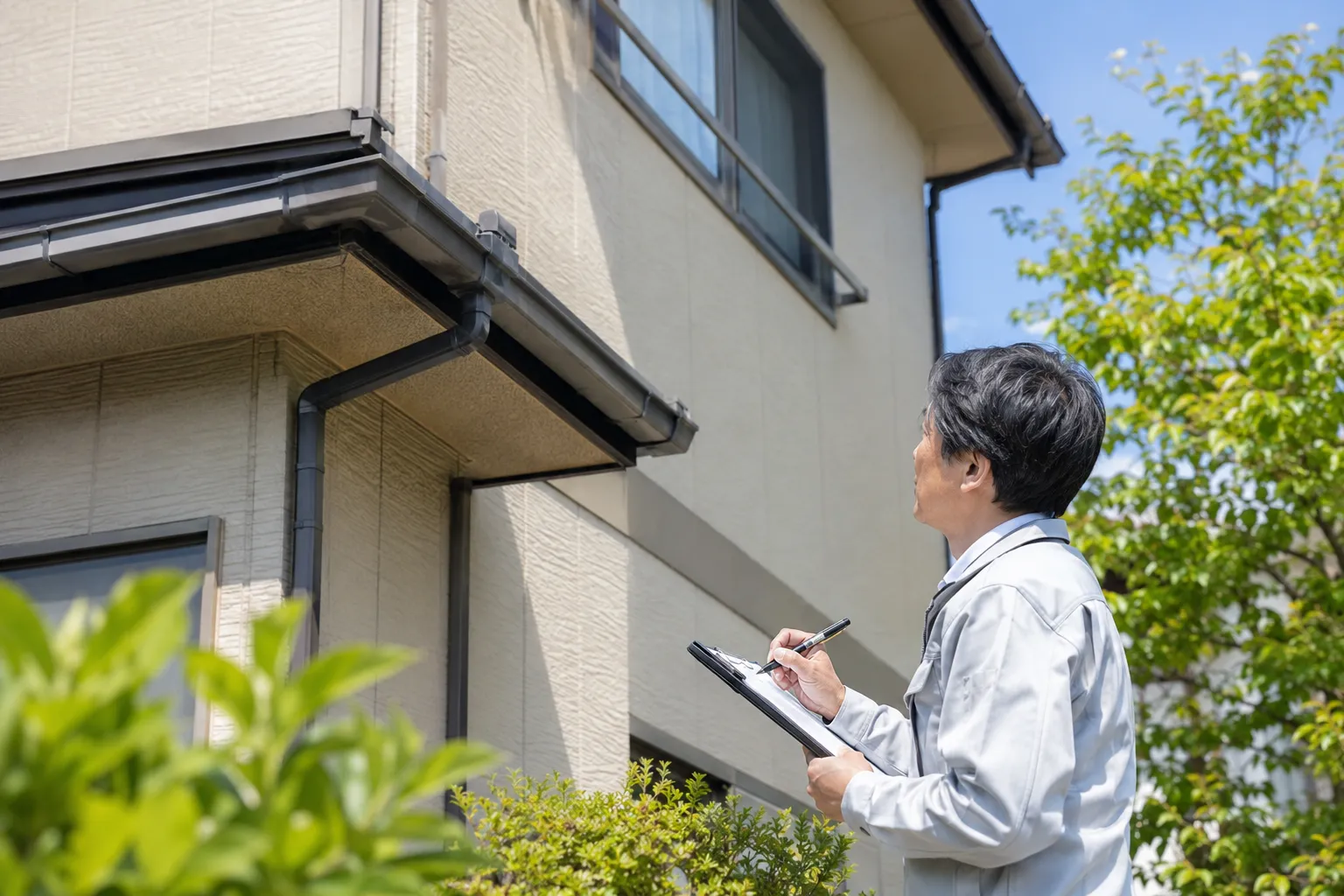 「親は大丈夫と言うけれど…」実家の屋根・外壁で見落としやすい劣化サイン