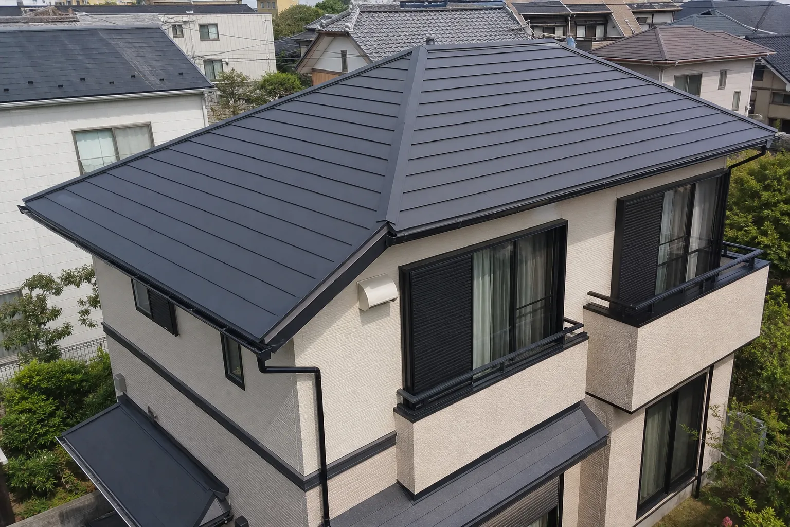 屋根カバー工法とは？スーパーガルテクトの特徴と注意点を分かりやすく解説｜ヌルぞう